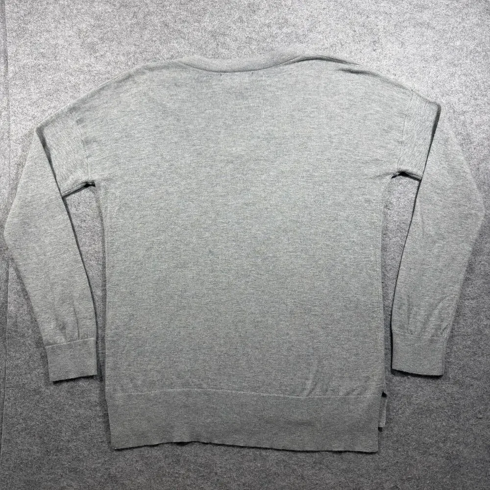 Banana Republic Premium Luxe Yarn Sweater Mens M Gray V-Neck Soft Cashmere Blend